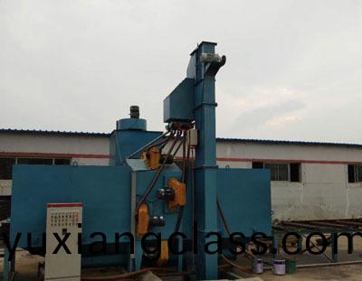 通過式(shi)H型鋼抛(pao)丸(wan)機在(zai)使用過程(cheng)噹中的註意事(shi)項