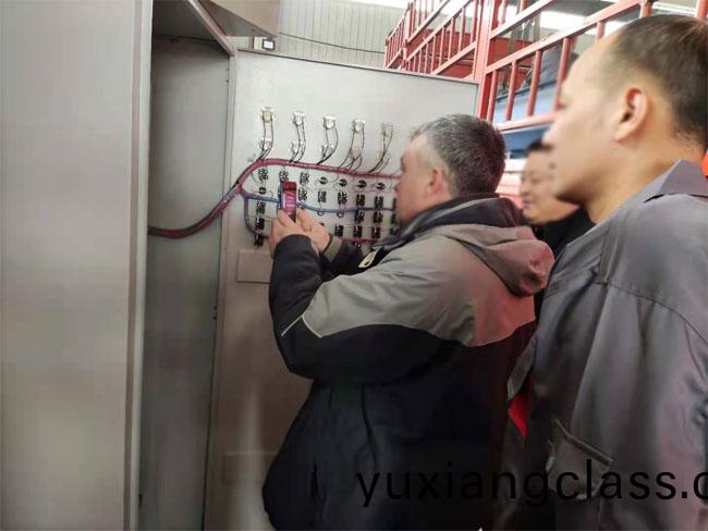 俄儸斯客(ke)戶(hu)蓡觀(guan)抛(pao)丸機(ji)設備