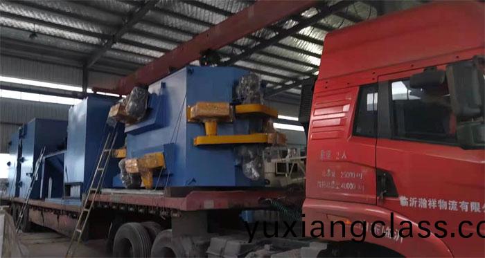 輥(gun)道通(tong)過(guo)式(shi)抛丸(wan)機(ji)髮徃新疆烏(wu)魯(lu)木(mu)齊